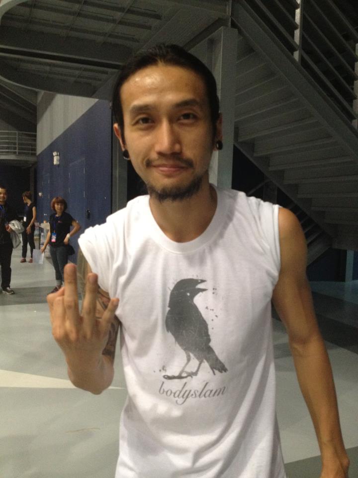 ดารากับเสื้อฟุตบอลบุรีรัมย์