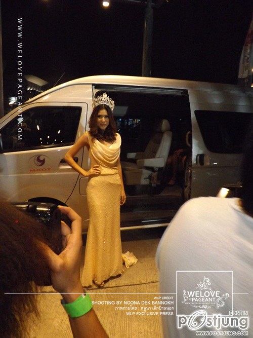 น้องกิฟท์ นางสาวไทย ร่วมงานสยามดาราสตาร์อวร์อด 2012