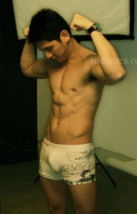 Ahron Villena