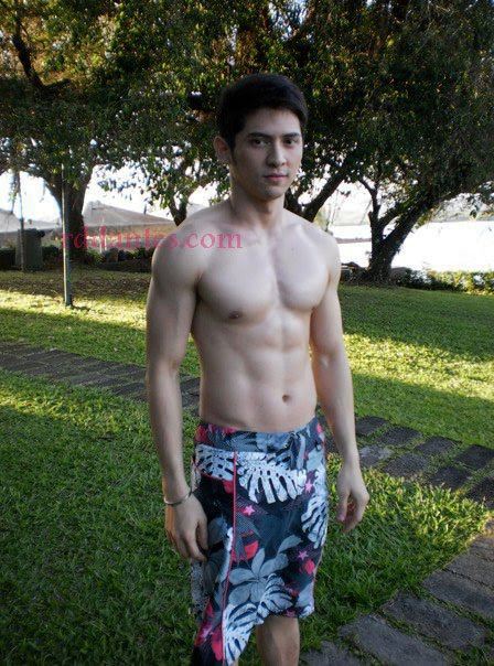 Ahron Villena