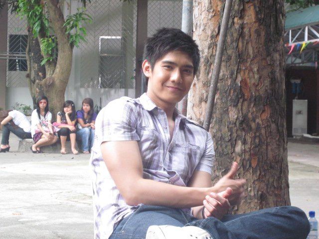 ยิ้มพิมพ์ใจของRobi domingo