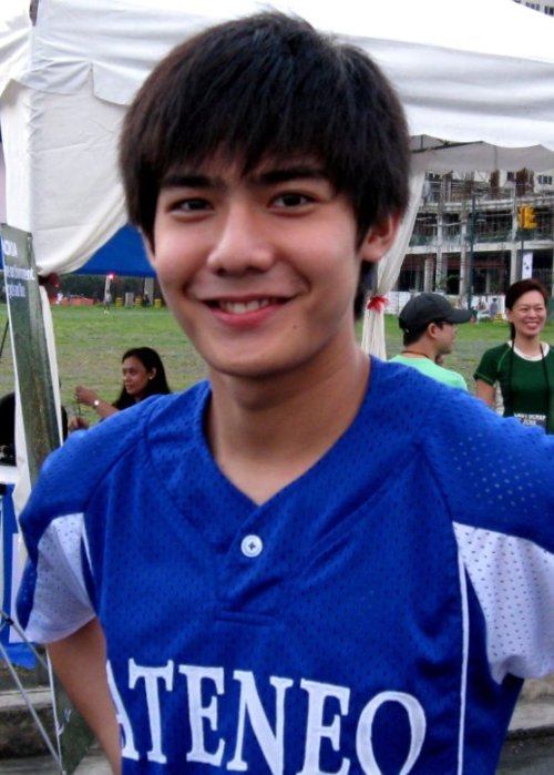 ยิ้มพิมพ์ใจของRobi domingo