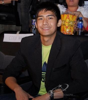 ยิ้มพิมพ์ใจของRobi domingo