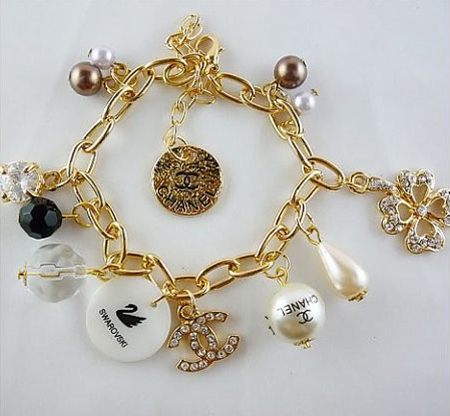 แฟชั่น Chanel Accessories 2012