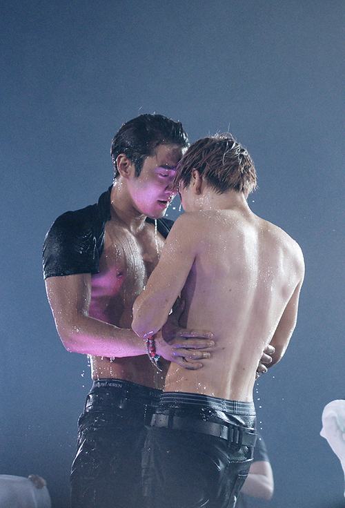 คนรักหนุ่มเซ็กซี่ 220