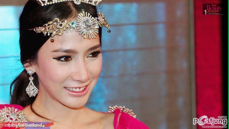 "อั้ม พัชราภา"งดงาม @ Tops Beauty Bazaar !!!