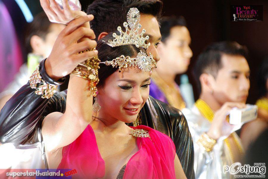 "อั้ม พัชราภา"งดงาม @ Tops Beauty Bazaar !!!