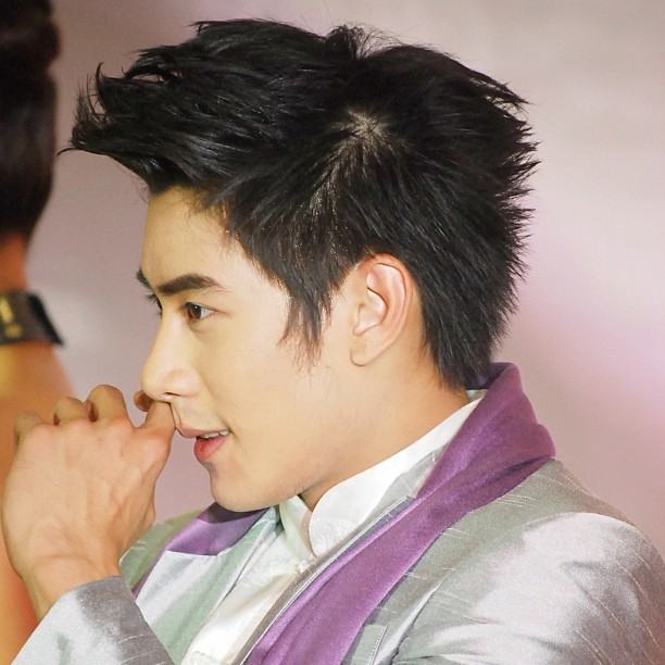 หล่อมากมาย