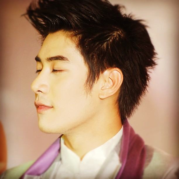 หล่อมากมาย