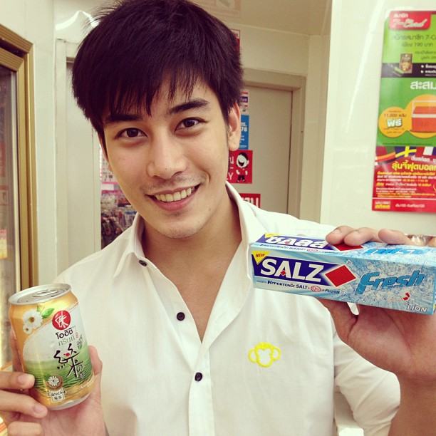 หล่อมากมาย