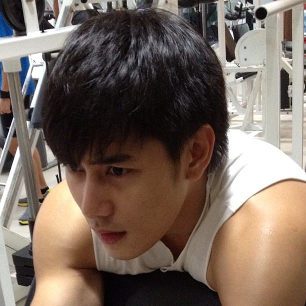 หล่อมากมาย