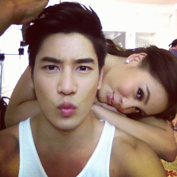 หล่อมากมาย