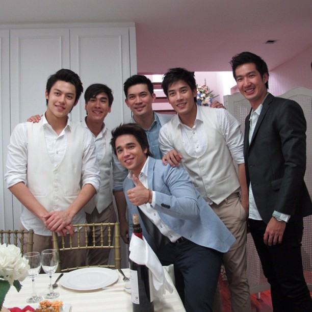 เคน ภูภูมิ อินฯกับเพื่อนๆ