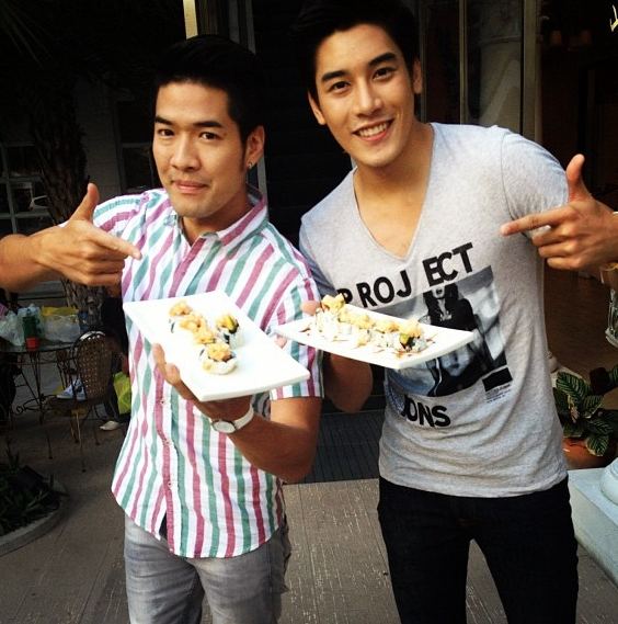 เคน ภูภูมิ อินฯกับเพื่อนๆ