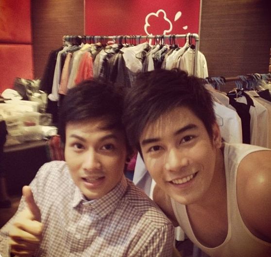 เคน ภูภูมิ อินฯกับเพื่อนๆ