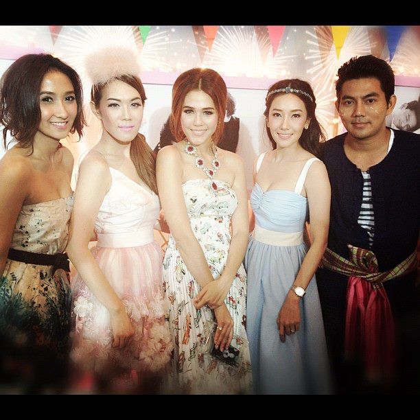 ชมพู่ อารยา สวยตั้งแต่เกิดเลย