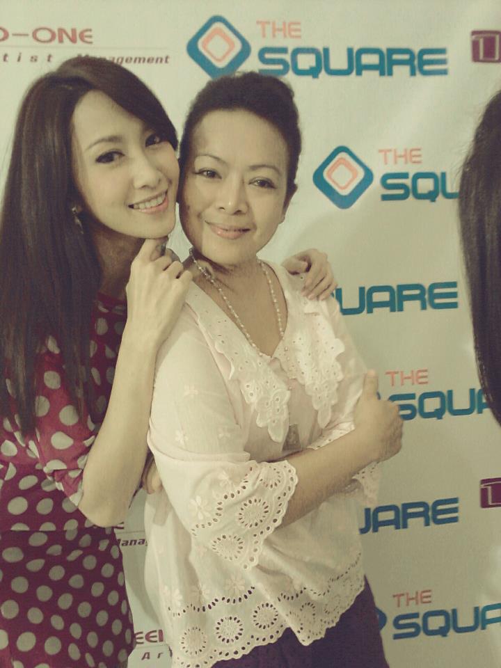 ยุ้ย จีรนันท์ในงาน  Hello meeting สวยงามมาก