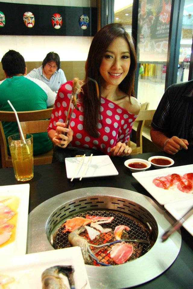 ยุ้ย จีรนันท์ในงาน  Hello meeting สวยงามมาก