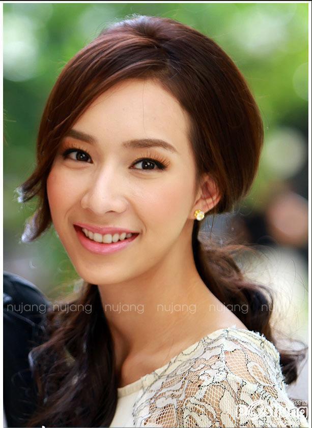 Mint Nutvara Vongvassana  ( มิ้นท์ ณัฐวรา )