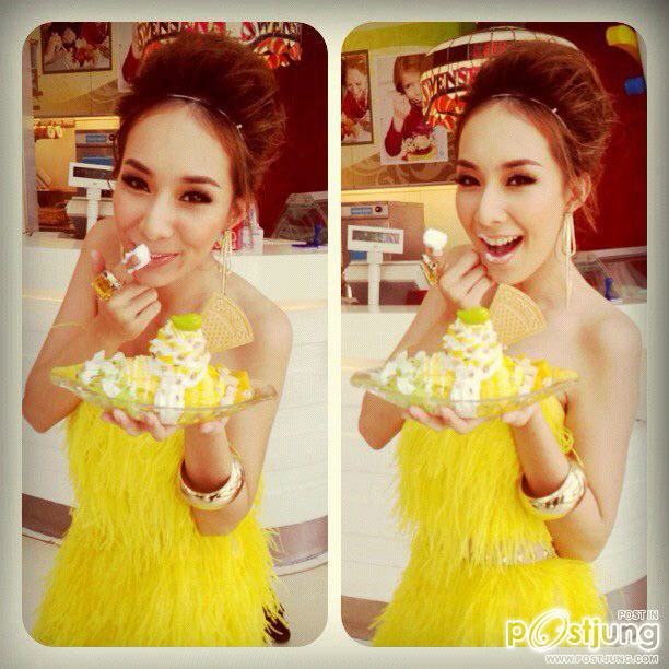 Mint Nutvara Vongvassana  ( มิ้นท์ ณัฐวรา )