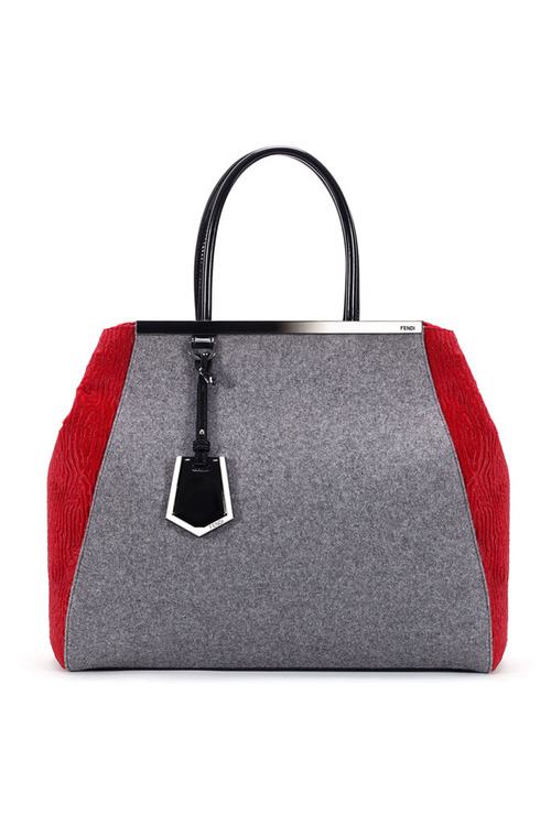 แล้วนางก็ถอยมาจนได้ fendi bag 2012