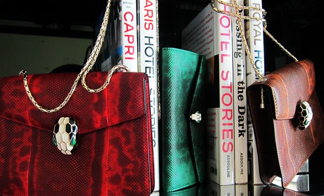 แล้วนางก็ถอยมาจนได้ fendi bag 2012