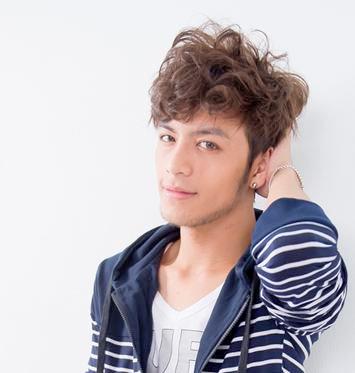 หนุ่มเอเชีย