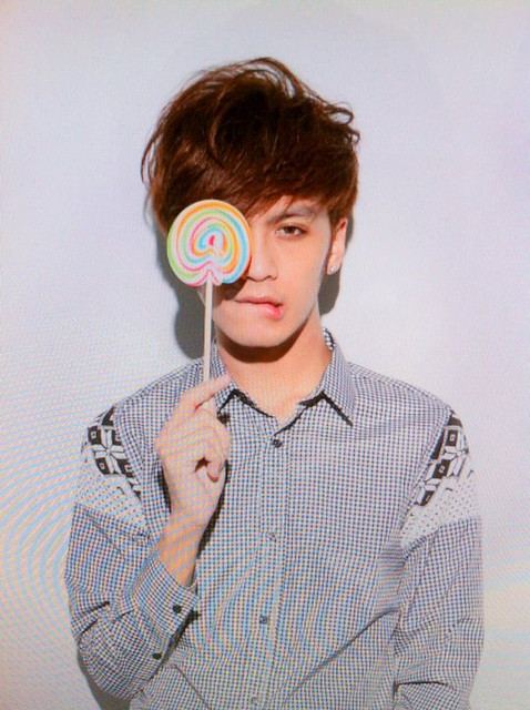 หนุ่มเอเชีย
