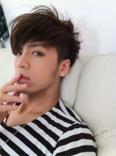 หนุ่มเอเชีย