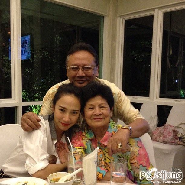 อั้ม พัชราภา สวย เท่ห์ [@aum_patchrapa On Instagram 01/07/2555]