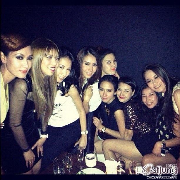 อั้ม พัชราภา สวย เท่ห์ [@aum_patchrapa On Instagram 01/07/2555]