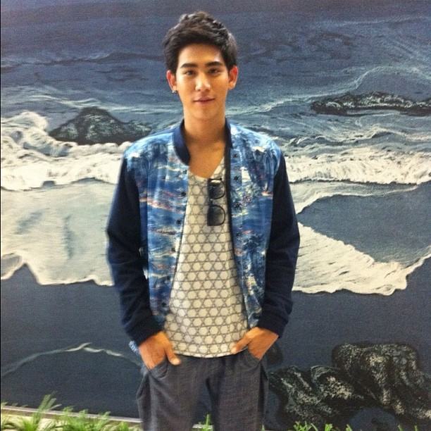 มองมุมไหนก็หล่อ