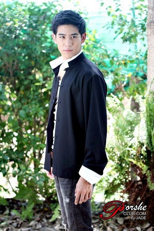 มองมุมไหนก็หล่อ