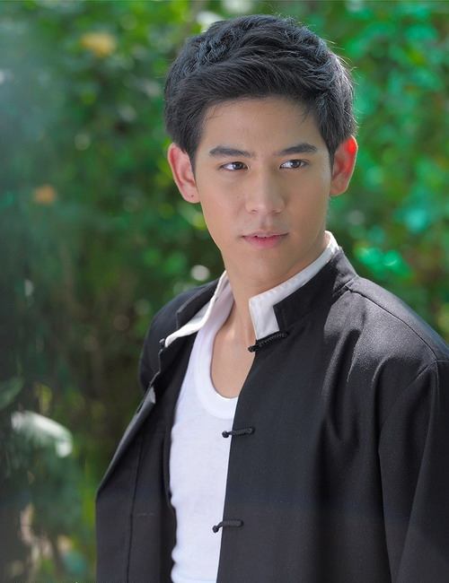 มองมุมไหนก็หล่อ