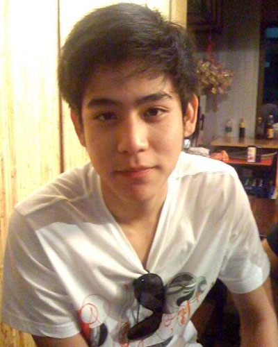 มองมุมไหนก็หล่อ