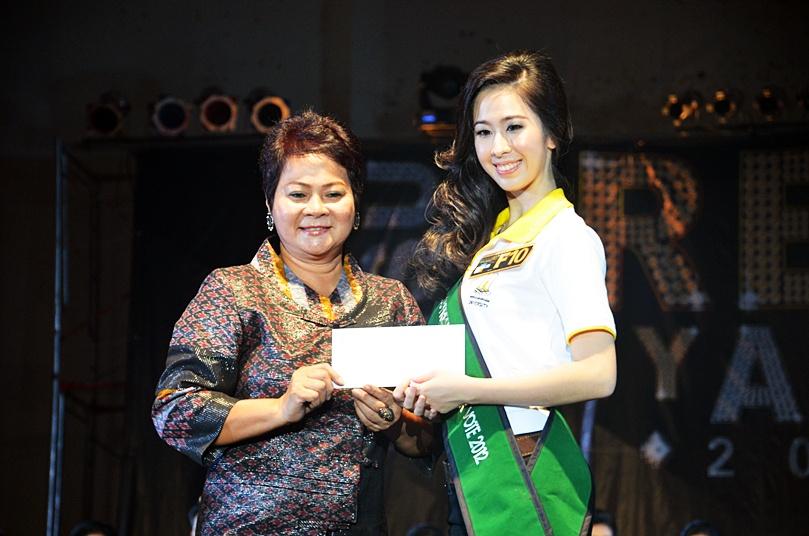 MSU FRESHY DAY AND FRESHY NIGHT 2012กิจกรรมลอดซุ้มประเพณี กิจกรรมประกวดดาวเดือนมหาวิทยาลัยมหาสารคาม