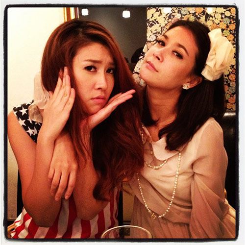 แฟชั่น แอคเซสเซอรี่ประดับผมดารา เริ่ดได้อีก...
