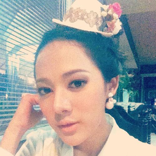 แฟชั่น แอคเซสเซอรี่ประดับผมดารา เริ่ดได้อีก...