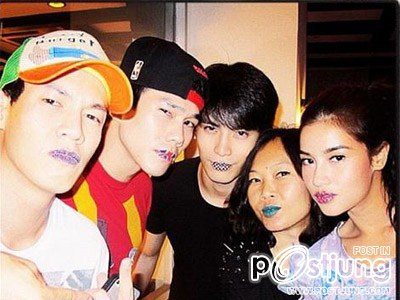 ดารากับแฟชั่นเพ้นท์ปาก