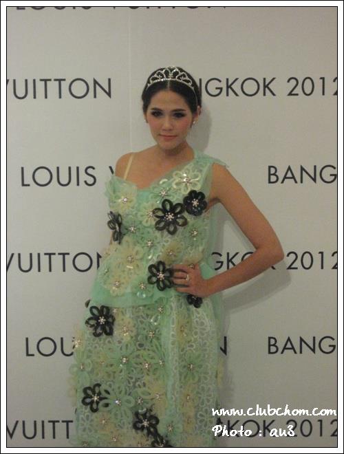 ชมพู่ อารยา ใน 06/07/12 Grand Opening Louis Vuitton @ Siam paragon www.ClubChom.com