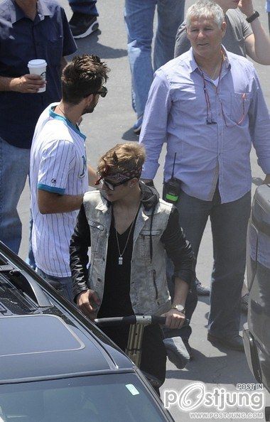 1Justin Bieber Is Having A Bad Day 2 Justin Bieber Shoots a Music Video