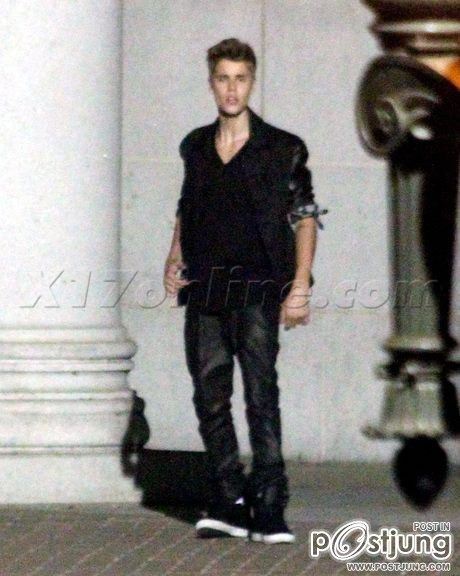 จัสตินถ่าย MV เพลง as long as you love meคะ :D