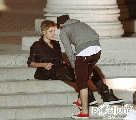 จัสตินถ่าย MV เพลง as long as you love meคะ :D