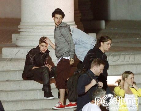 จัสตินถ่าย MV เพลง as long as you love meคะ :D