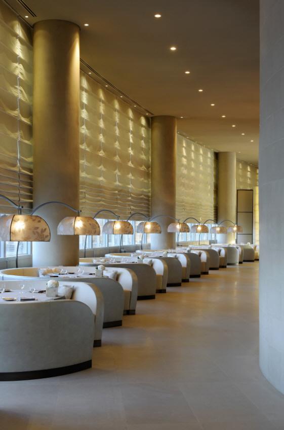 คนรัก โรงแรม Armani Hotel Dubai