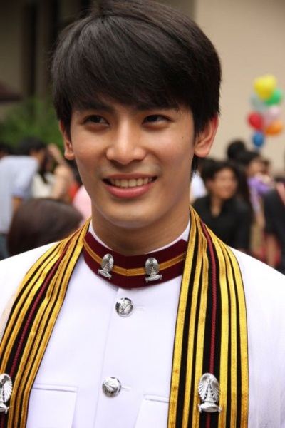 สน หล่อหน้าหวานๆ