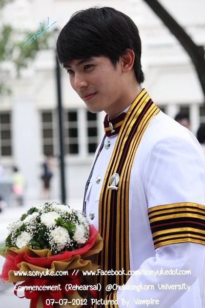 สน หล่อหน้าหวานๆ