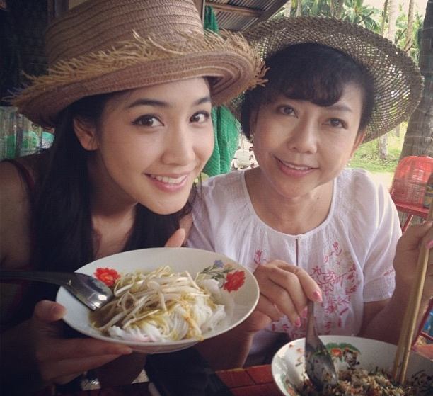 หนูเป็นคนขอนแก่นเด่อค่ะเด้อออ!!!!!