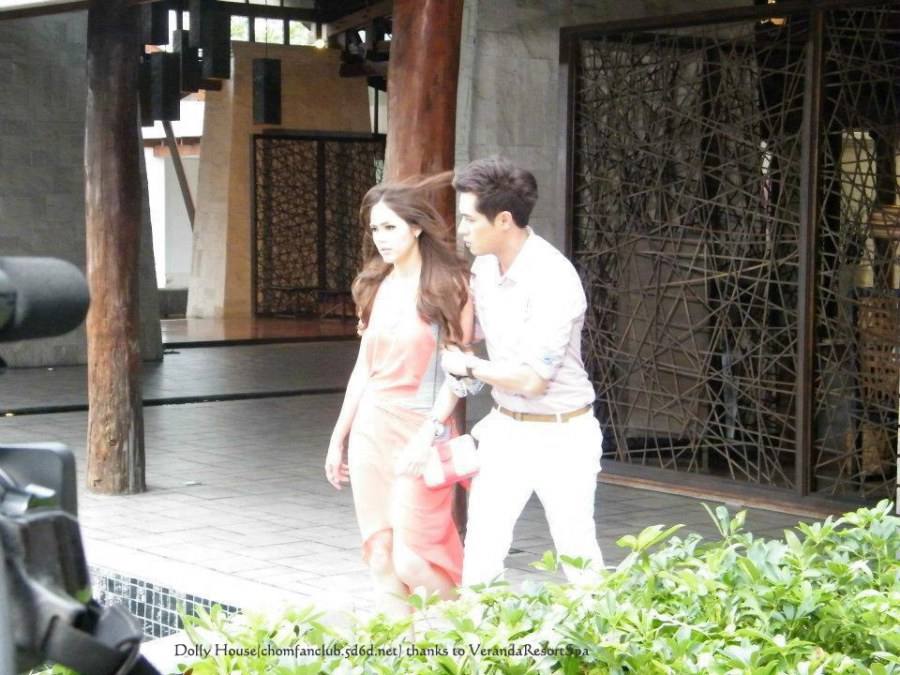 ชมพู่ อารยา ในกองละครคุณสามี(กำมะลอ)ที่รัก
