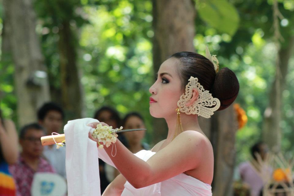 พิธีไหว้ครูวิจิตรศิลป์ มช. 2555